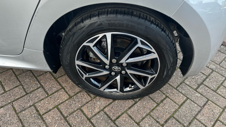 Toyota Yaris 1.5 Hybrid Design 5dr CVT Hybrid Hatchback